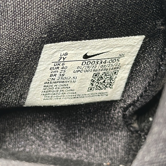 Nike Kyrie Infinity GS Basketball Shoes Black Metallic Silver – Size 7Y - Picture 6 of 7